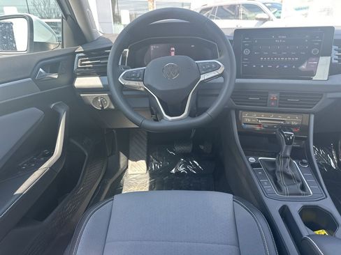 New 2026 Volkswagen Jetta SE FWD image 13