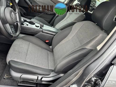 Used 2022 Nissan Rogue S AWD/4WD image 5