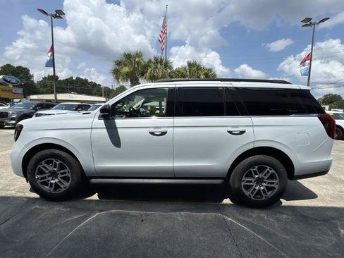 Certified 2025 Ford Expedition Active RWD image 5