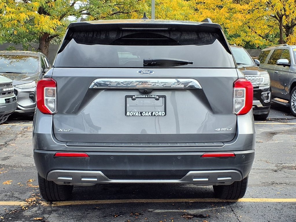 Certified 2023 Ford Explorer XLT w/ Equipment Group 202A AWD/4WD image 4