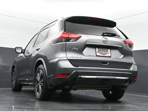 Used 2017 Nissan Rogue SL w/ SL Premium Package FWD image 39