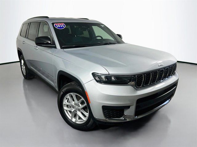 Used 2025 Jeep Grand Cherokee L Laredo RWD image 2