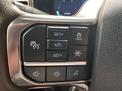 Used 2025 Ford F350 King Ranch w/ FX4 Off-Road Package AWD/4WD image 24