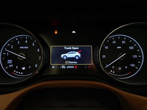 Used 2020 Buick Encore GX Essence FWD image 2