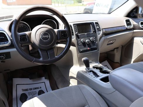 Used 2012 Jeep Grand Cherokee Laredo AWD/4WD image 15