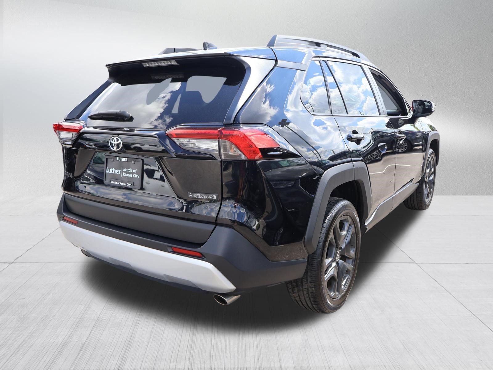 Used 2024 Toyota RAV4 Adventure AWD/4WD image 7