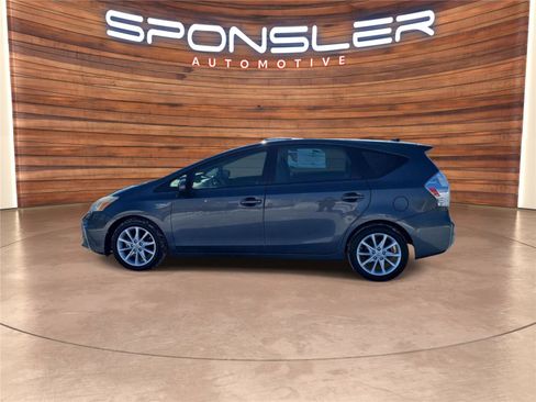 Used 2014 Toyota Prius V Five image 2