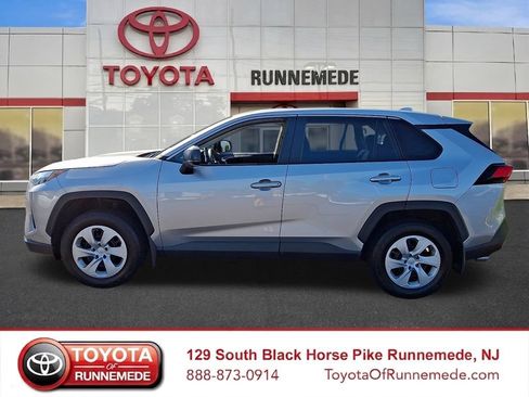 Certified 2024 Toyota RAV4 LE AWD/4WD image 4