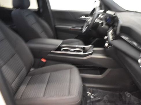 Used 2025 Chevrolet Equinox LT AWD/4WD image 19