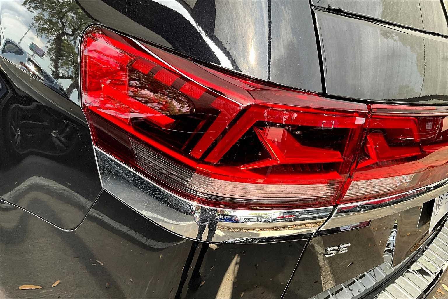 New 2026 Volkswagen Atlas SE FWD image 14