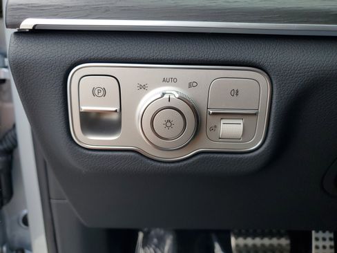 Certified 2026 Mercedes-Benz GLS 450 4MATIC image 31