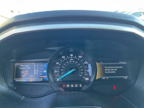 Used 2020 Ford Edge SEL image 11