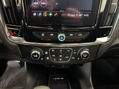 Used 2022 Chevrolet Traverse LT w/ LPO, Floor Liner Package AWD/4WD image 3