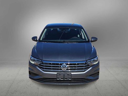 Used 2021 Volkswagen Jetta SE image 3