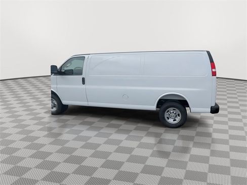 New 2025 Chevrolet Express 3500 Extended image 5