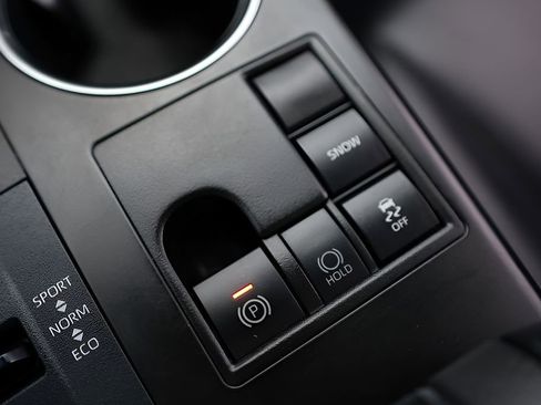 Used 2024 Toyota Highlander XSE FWD image 41