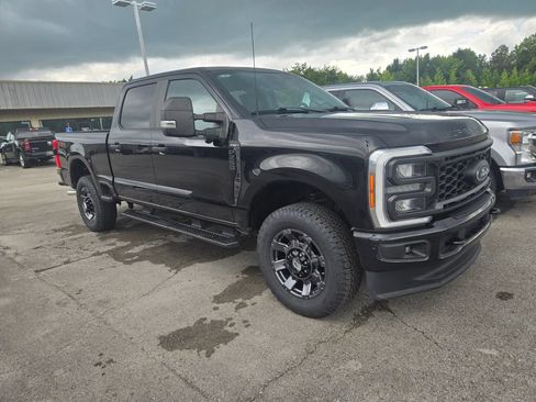 Used 2023 Ford F250 XL w/ STX Appearance Package AWD/4WD image 2