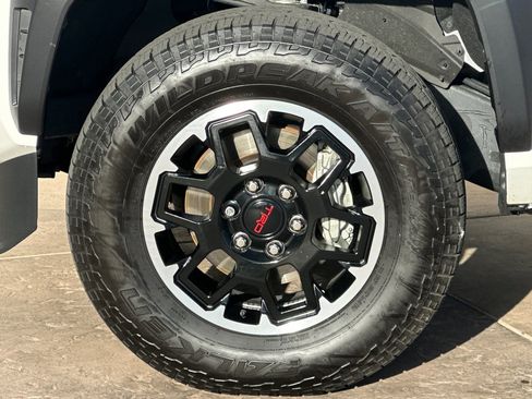 Used 2024 Toyota Tacoma TRD Off-Road image 32