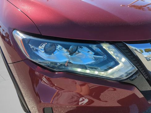 Used 2020 Nissan Rogue SL w/ Premium Package image 50