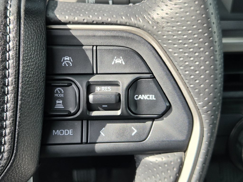 Used 2025 Toyota 4Runner SR5 AWD/4WD image 22