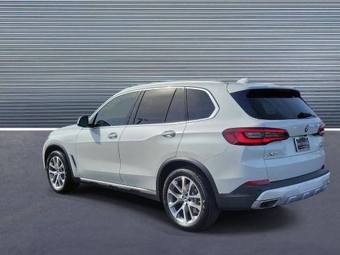 Used 2022 BMW X5 xDrive40i w/ Luxury Seating Package AWD/4WD image 4