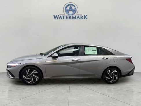 New 2026 Hyundai Elantra Limited image 2