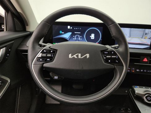 Used 2022 Kia EV6 Wind image 3