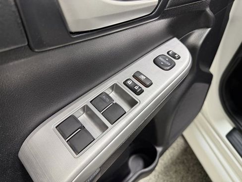 Used 2014 Toyota Camry SE image 18