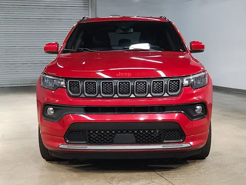 Used 2023 Jeep Compass Limited AWD/4WD image 2