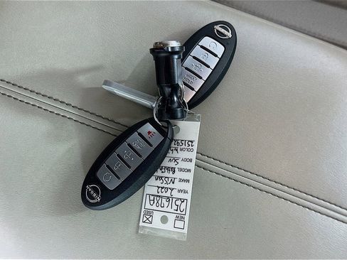Used 2022 Nissan Pathfinder SL FWD image 36