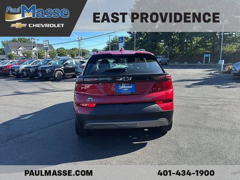 Certified 2023 Chevrolet Bolt EUV LT w/ Convenience Package FWD image 3