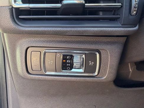 Used 2022 Lincoln Corsair FWD w/ Premium Package image 18