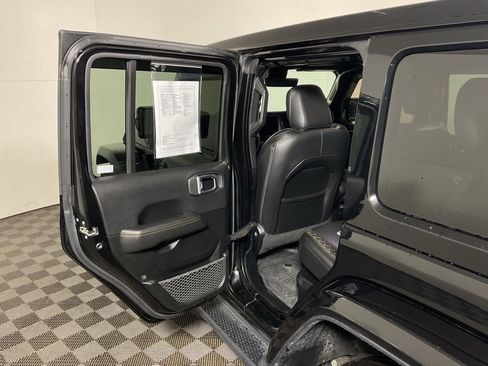 Used 2021 Jeep Wrangler Unlimited Sahara image 30