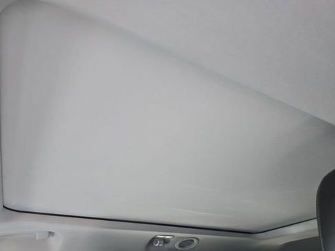 Used 2022 Ford Explorer XLT w/ Equipment Group 202A image 27