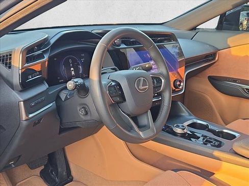 Used 2023 Lexus RZ 450e Premium AWD/4WD image 9
