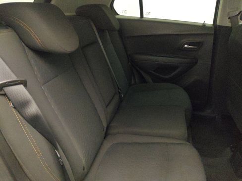 Used 2020 Chevrolet Trax LS FWD image 19