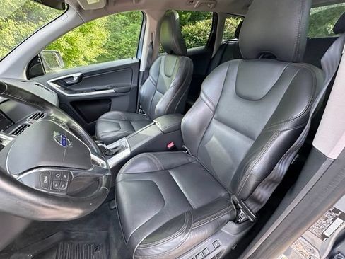 Used 2017 Volvo XC60 T6 Dynamic w/ Climate Package AWD/4WD image 12