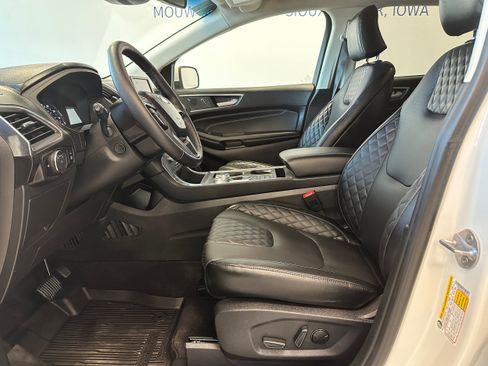 Used 2024 Ford Edge Titanium w/ Equipment Group 301A AWD/4WD image 10