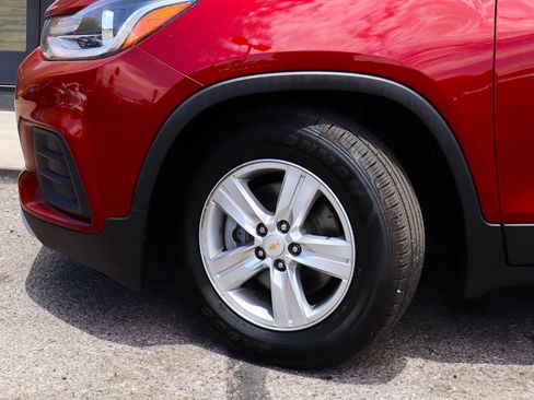 Used 2022 Chevrolet Trax LT w/ LT Convenience Package FWD image 5
