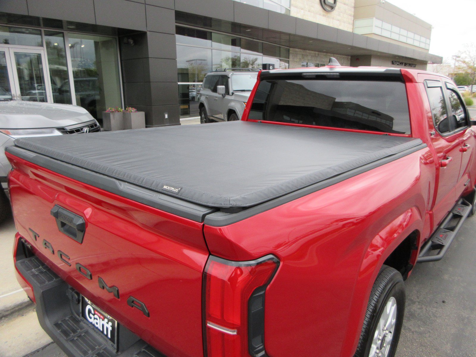 Used 2025 Toyota Tacoma SR5 AWD/4WD image 12