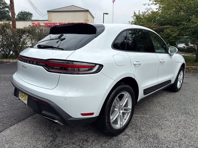Used 2025 Porsche Macan AWD/4WD image 16
