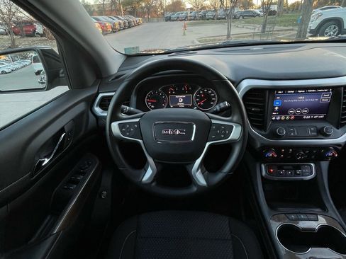 Used 2023 GMC Acadia SLE w/ Driver Convenience Package image 12