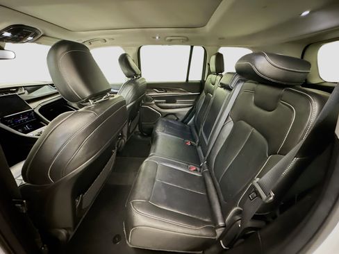 Used 2022 Jeep Grand Cherokee Limited 4xe image 28