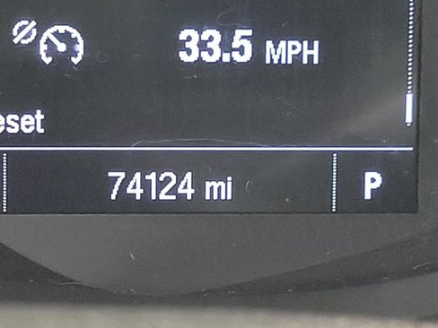 Used 2019 Chevrolet Trax LT w/ LT Convenience Package image 2