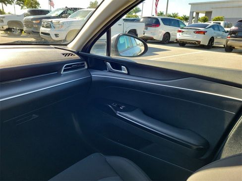 Used 2023 Kia K5 LXS image 17