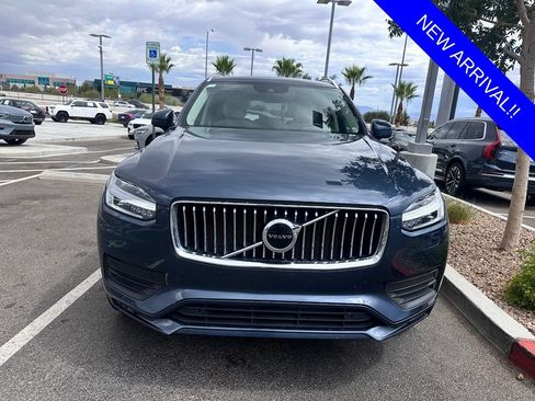 Used 2021 Volvo XC90 T6 Momentum w/ Climate Package AWD/4WD image 2