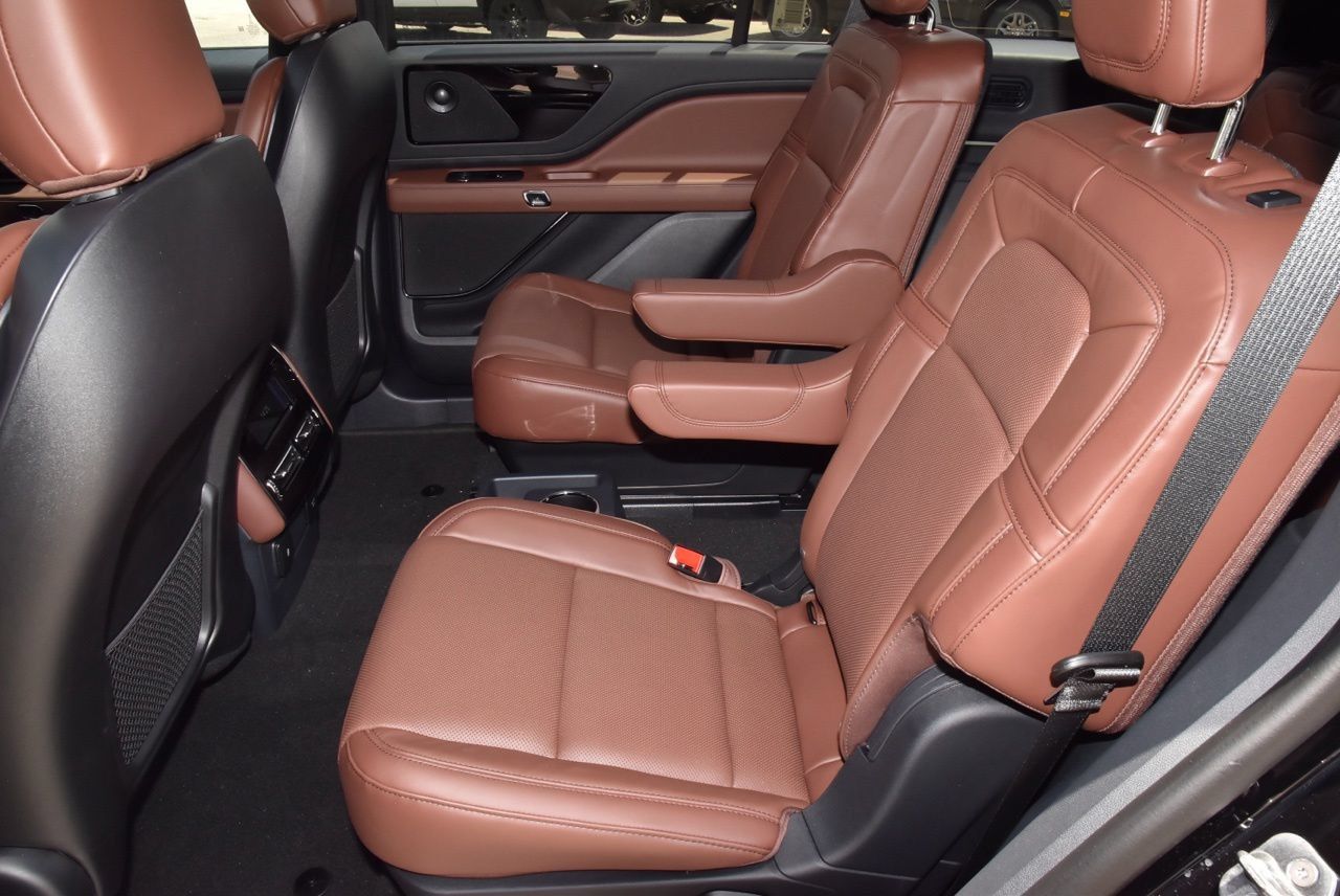 New 2026 Lincoln Aviator Reserve w/ Illumination Package AWD/4WD image 14