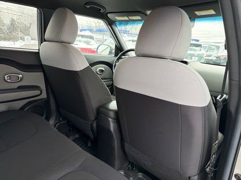 Used 2015 Kia Soul image 32