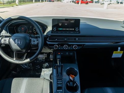 Used 2024 Honda Civic Sport image 10