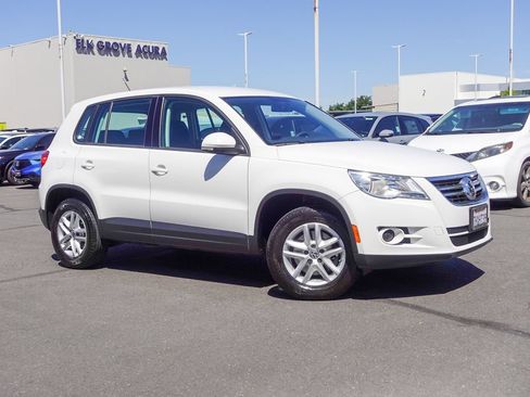 Used 2011 Volkswagen Tiguan S FWD image 5